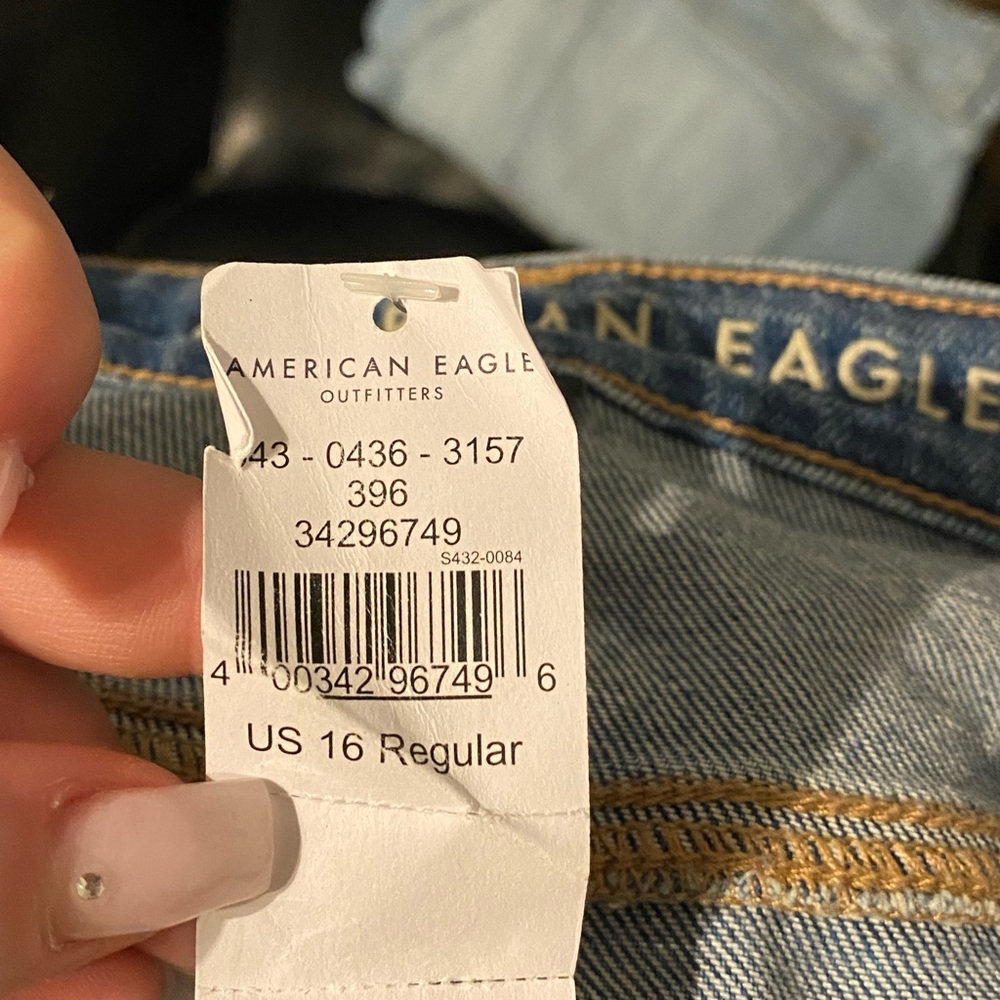 Brand new American eagle jeans. Size 16 stretch with rips